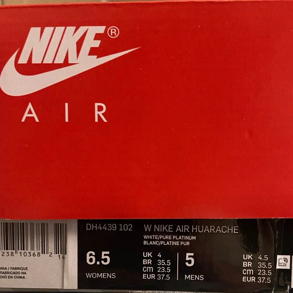 NIB 👟✨Nike Air Huarache Sneaker Run Triple White Pure Platinum Size 6.5 Retro - Picture 9 of 9